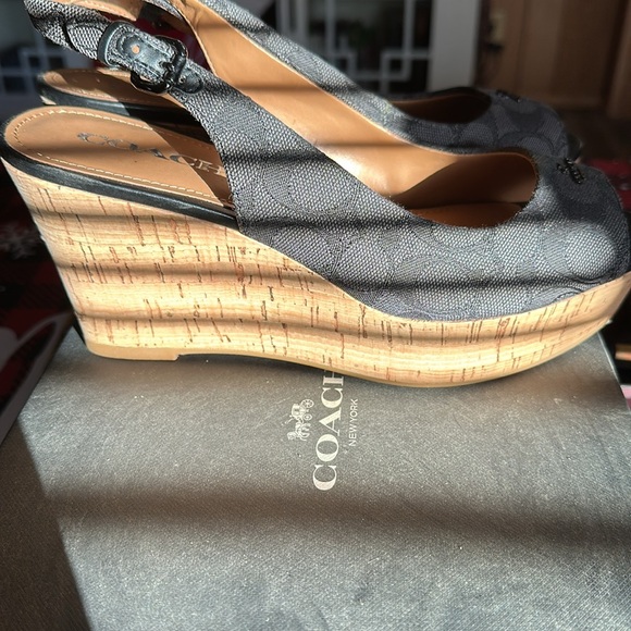Authentic Coach Wedges Size 8.5 - Picture 2 of 3